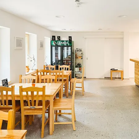 Koca Ob Izviru Soce Trenta