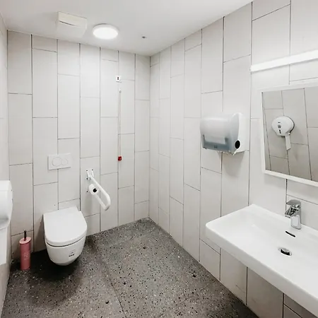 Koca Ob Izviru Soce Trenta