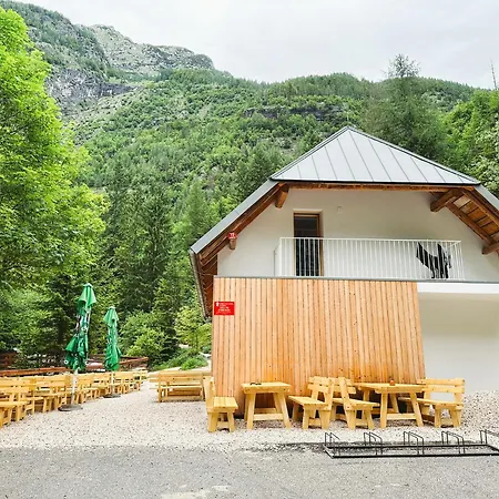 Koca Ob Izviru Soce Lodge *